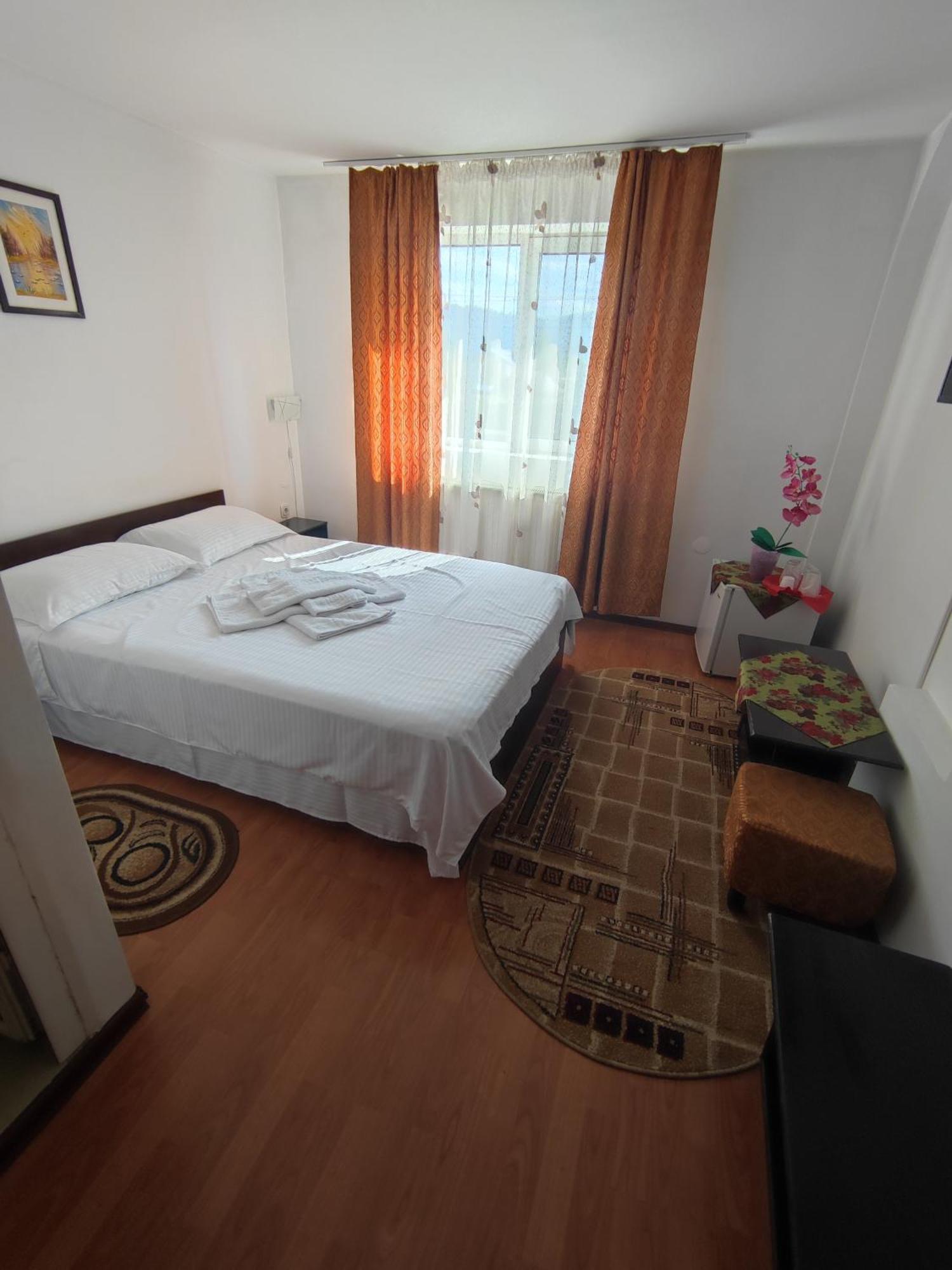 Camere De Inchiriat Edelweiss Dumbrava Roşie Exterior foto